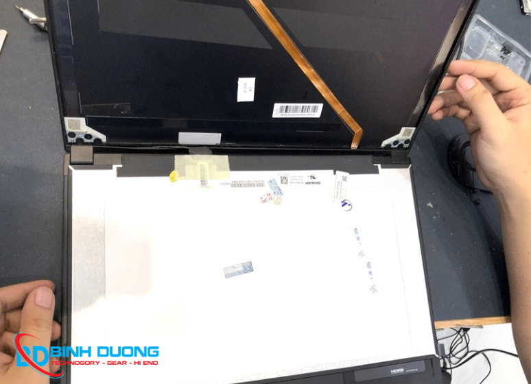 Thay màn hình laptop DELL Vostro 132G