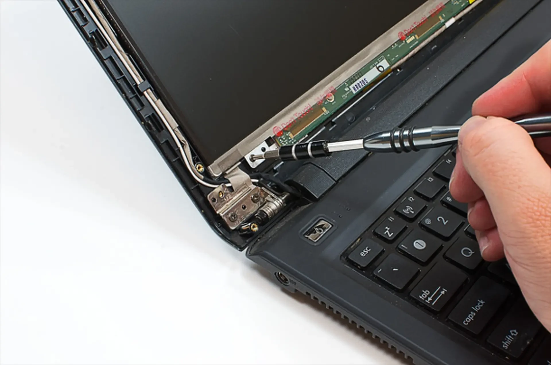 H&agrave;n bản lề laptop B&igrave;nh Dương